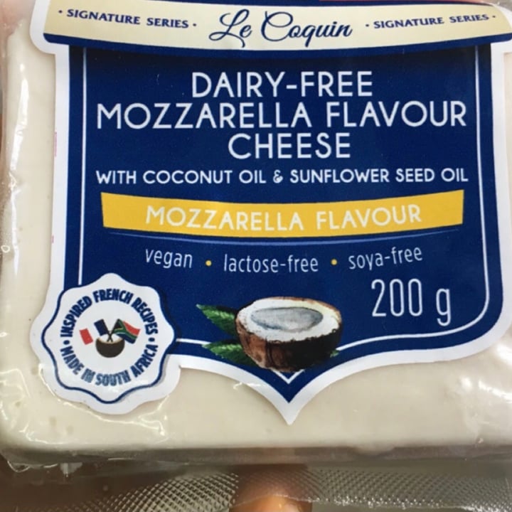 photo of Le Coquin Dairy Free Mozzarella Flavor Cheese with Coconut Oil & Sunflower Seed Oil shared by @dolcebassvegan on  20 Apr 2021 - review