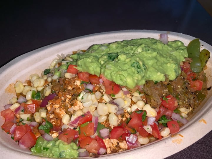 photo of Chipotle Mexican Grill Make a Bowl shared by @wendypham1020t on  13 Jul 2019 - review