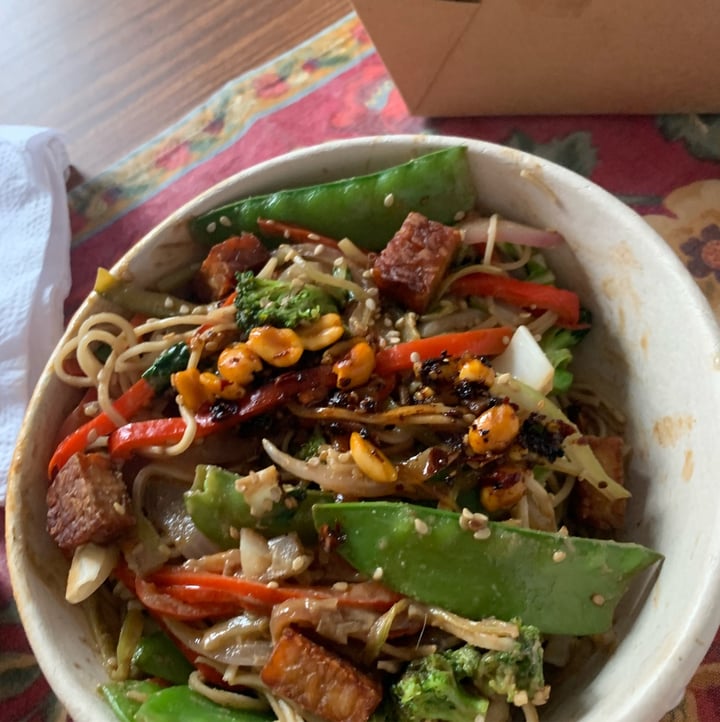 photo of Moonrise Comida Vegana Peanut Noodles shared by @andreaxolotl on  31 May 2022 - review