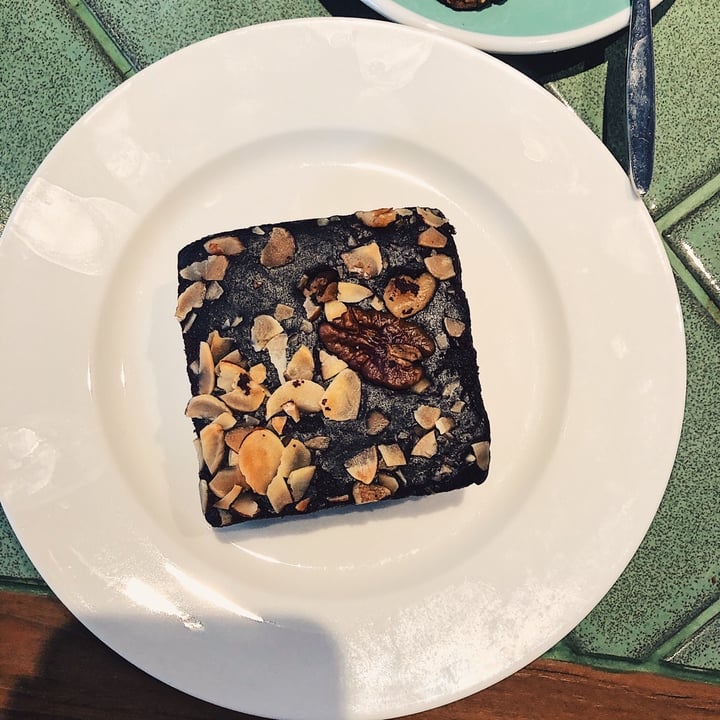 photo of Privé Tiong Bahru Dark Chocolate & Nuts Brownie shared by @sazzie on  10 Dec 2019 - review