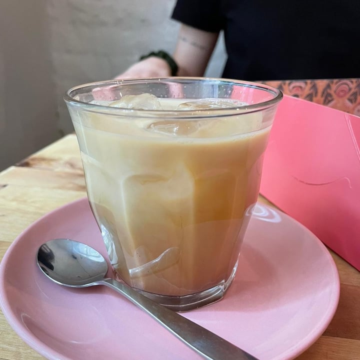 photo of Brammibal's Donuts Caramel ice coffee shared by @holasoymylk on  31 Jul 2021 - review