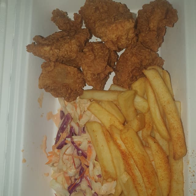 Photo of the dish “Southern Fried Chickn, Chips & Slaw”