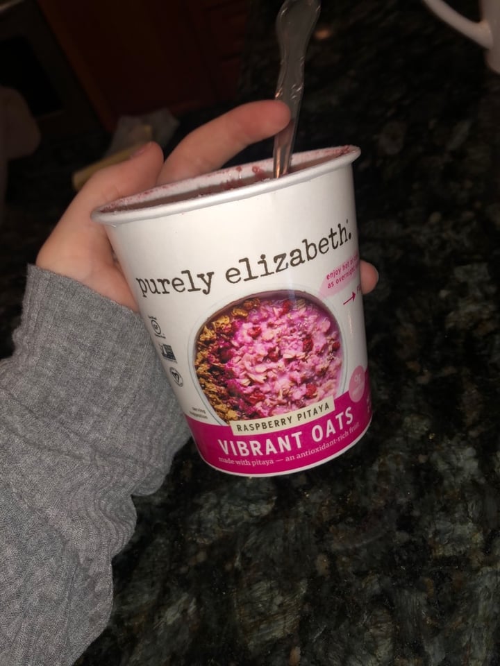 photo of Purely Elizabeth Raspberry Pitaya Vibrant Oats shared by @lizprendergast11 on  20 Apr 2020 - review