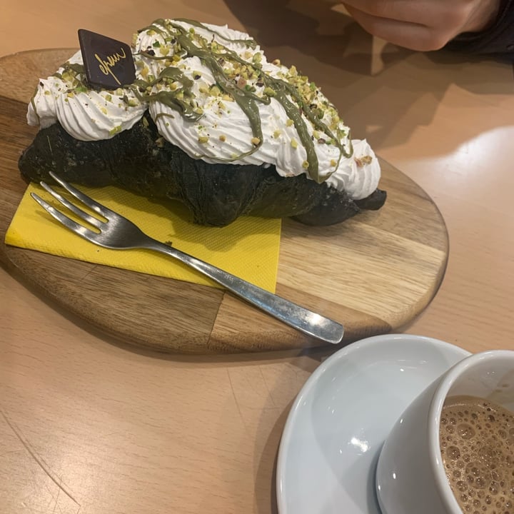 review photo of Efrem - Caffetteria, Pasticceria, Cucina Brioche Bomba shared by @carly- on 27 Nov 2021 - review