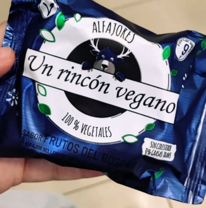 photo of Un Rincón Vegano Alfajor de Frutos del Bosque shared by @carlaromano on  04 Feb 2020 - review
