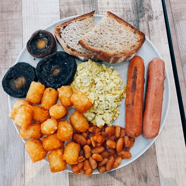 review photo of WS Deli Experience Store Champion brunch shared by @kimjongquiche on 11 Feb 2022 - review