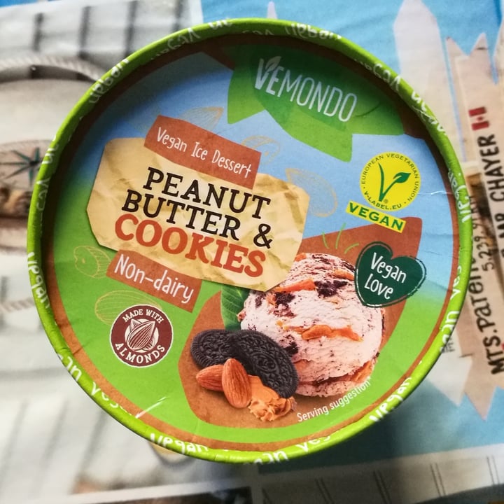 photo of Vemondo  Vegan Ice Dessert Peanut Butter & Cookies shared by @claudiaromeo on  21 Sep 2022 - review
