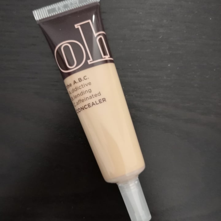 review photo of EspressOh The abc concealer shared by @gsavioz on 13 Apr 2022 - review