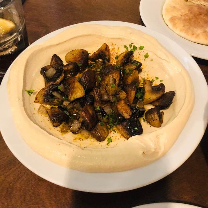 photo of Hummus Barcelona Hummus con champignones shared by @noelite on  27 Feb 2022 - review