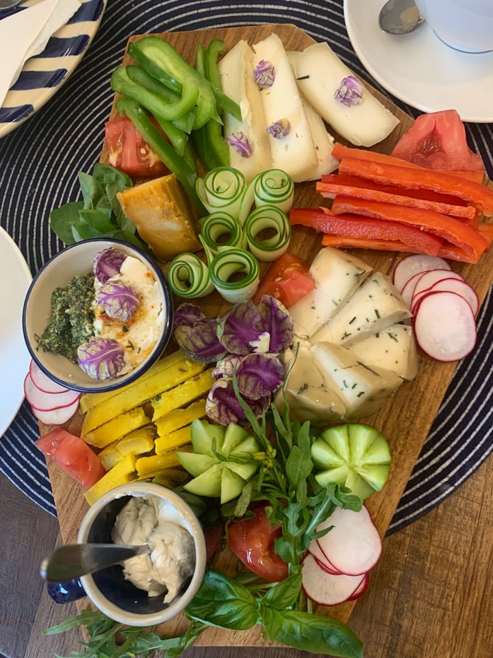 photo of Kashew Cheese Deli Cheese Board shared by @acupper on  07 Oct 2019 - review
