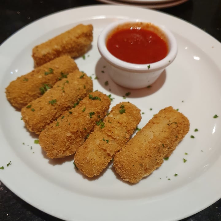 photo of CyBelle's Front Room Mozzarella Sticks shared by @paniwilson on  29 Jan 2022 - review