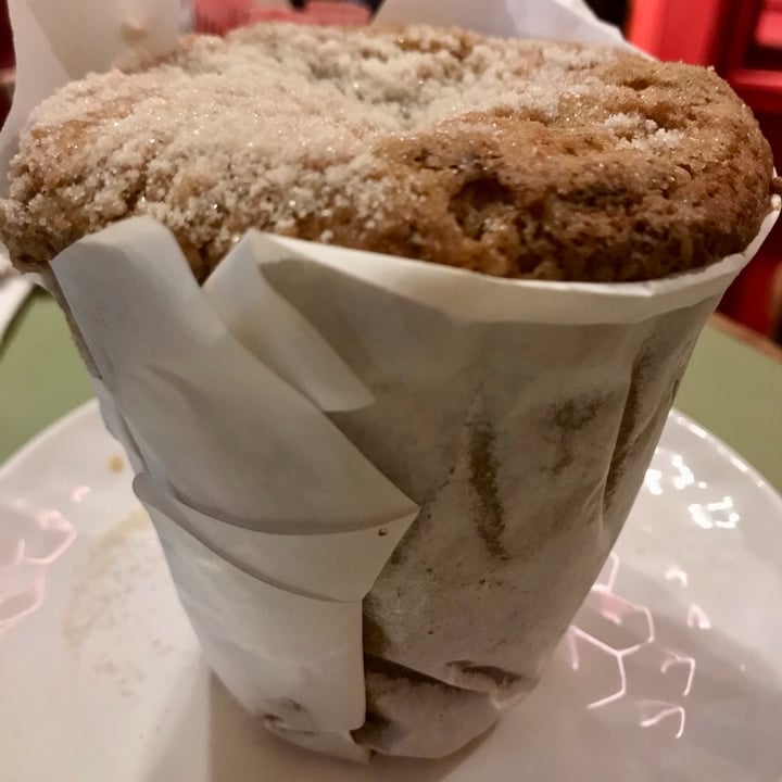 photo of Berry Bistro Muffin de manzana y canela shared by @aixacabral on  03 May 2022 - review