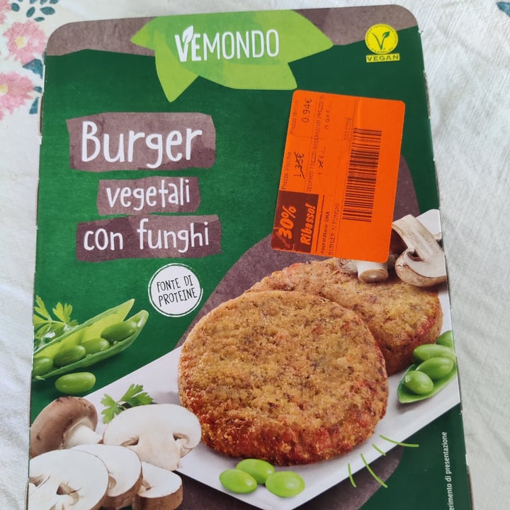 photo of Vemondo Burger Vegetali con Funghi shared by @annabatt on  27 Jun 2022 - review