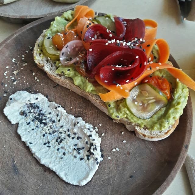 菜肴“Avocado Toast”的照片