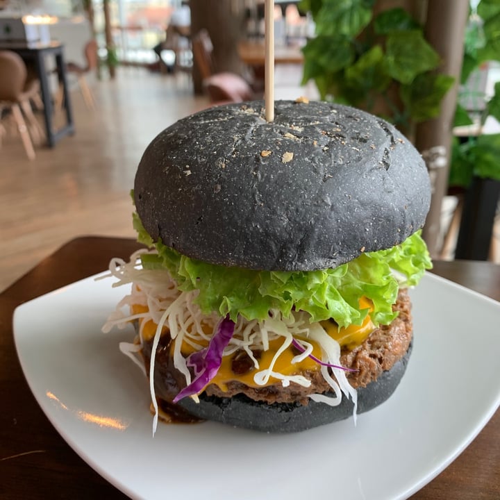 photo of nomVnom Bistro Black Peppered Cowless shared by @jashment on  23 Mar 2021 - review