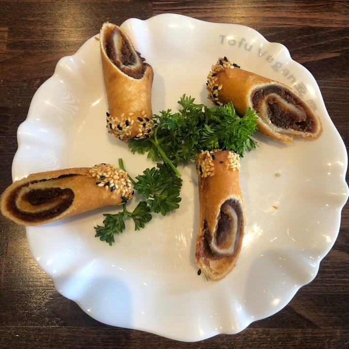 photo of Tofu Vegan Sesame Rolls Stuffed With Red Bean Paste shared by @jessskh on  14 Aug 2021 - review