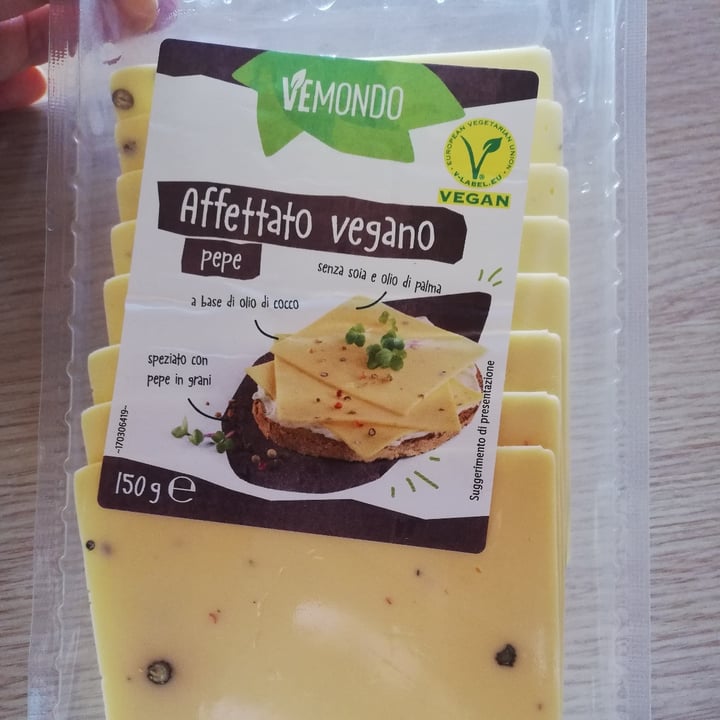 review photo of Vemondo Affettato Vegano Pepe shared by @penninalove on 23 Jan 2022 - review