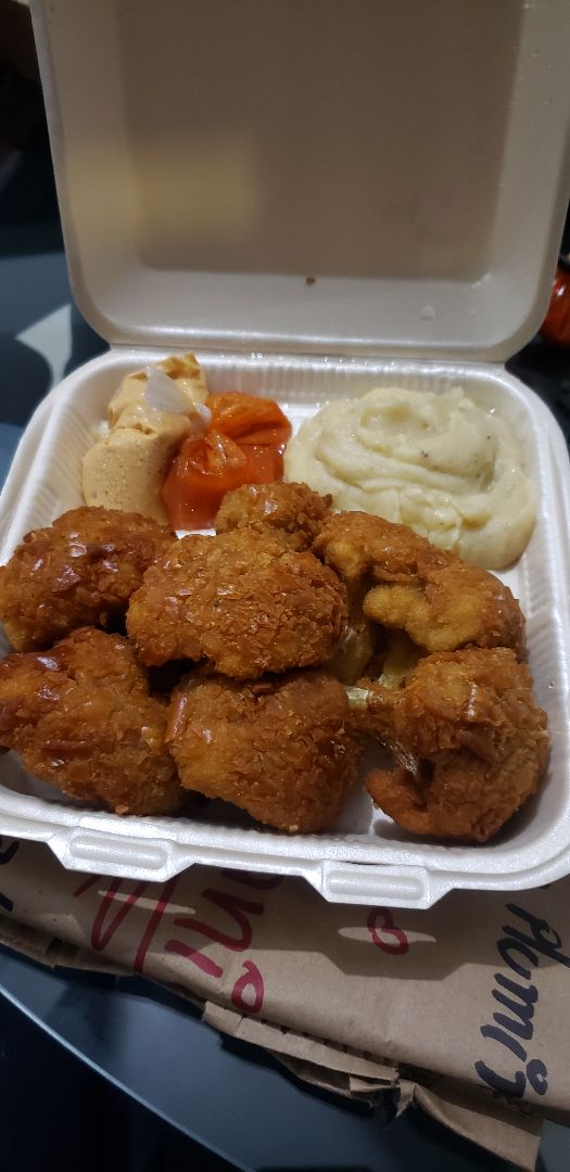 review photo of Vegan Eats Alitas shared by @katiardz on 27 Jan 2020 - review