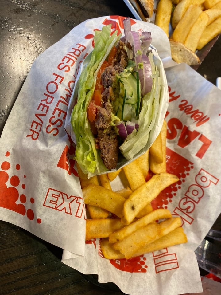 photo of Red Robin Gourmet Burgers and Brews Beyond Burger BYOB shared by @strahberry on  04 Dec 2019 - review