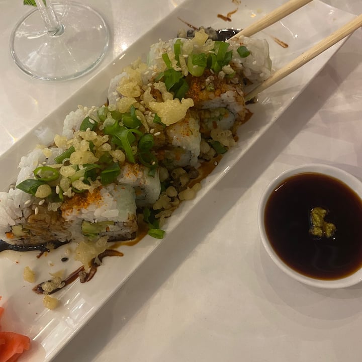 photo of Willoughby & Co Grenadad Veg California Rolls shared by @kriscallyhenry on  25 Mar 2022 - review