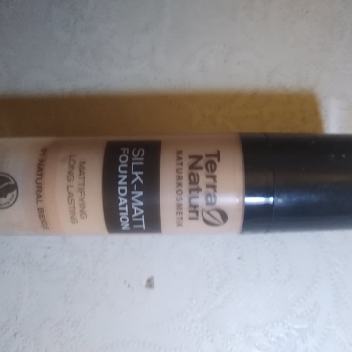 review photo of Terra Naturi Fondotinta shared by @antotantoveg on 07 Dec 2021 - review