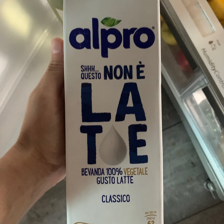 photo of Alpro This is Not Milk Classic Questo Non è Late Classico shared by @madpao on  14 Jul 2022 - review