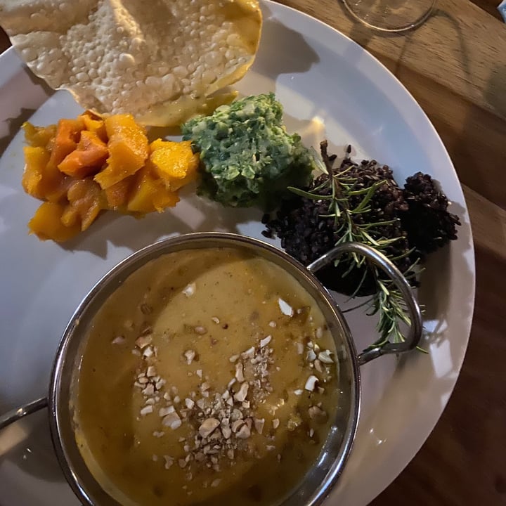 photo of Blos Cafe Three Nut Curry shared by @plantbasedstorm on  09 Oct 2020 - review