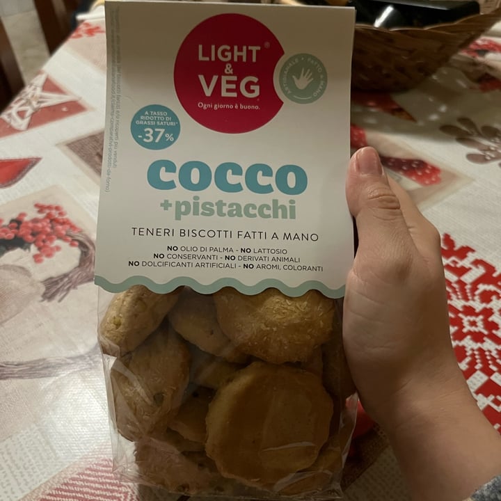 photo of Light & Veg Biscotti Cocco Pistacchi shared by @notavandrea on  24 Nov 2022 - review