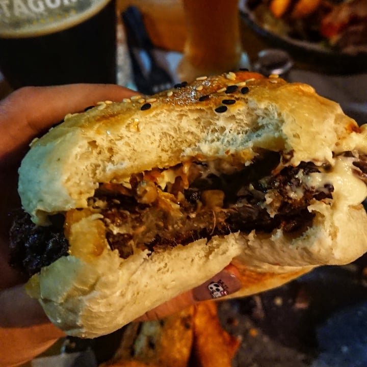 photo of Hello Frank hamburguesa vegana shared by @agusgobbi on  04 Jun 2020 - review