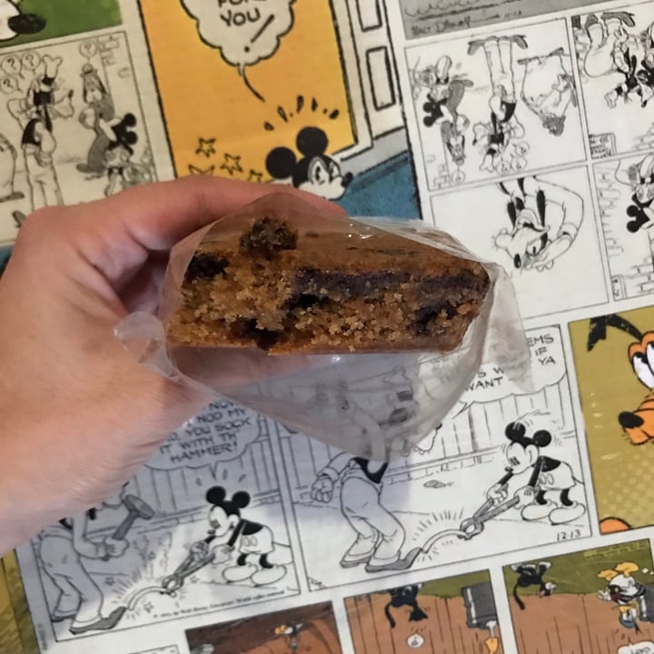 photo of Brownie del Rey Blondie con Chocochips shared by @kacerutti on  21 Mar 2021 - review