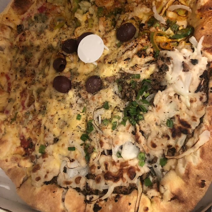 photo of Pop Vegan Food Pizza shared by @carlinhag on  25 Sep 2022 - review