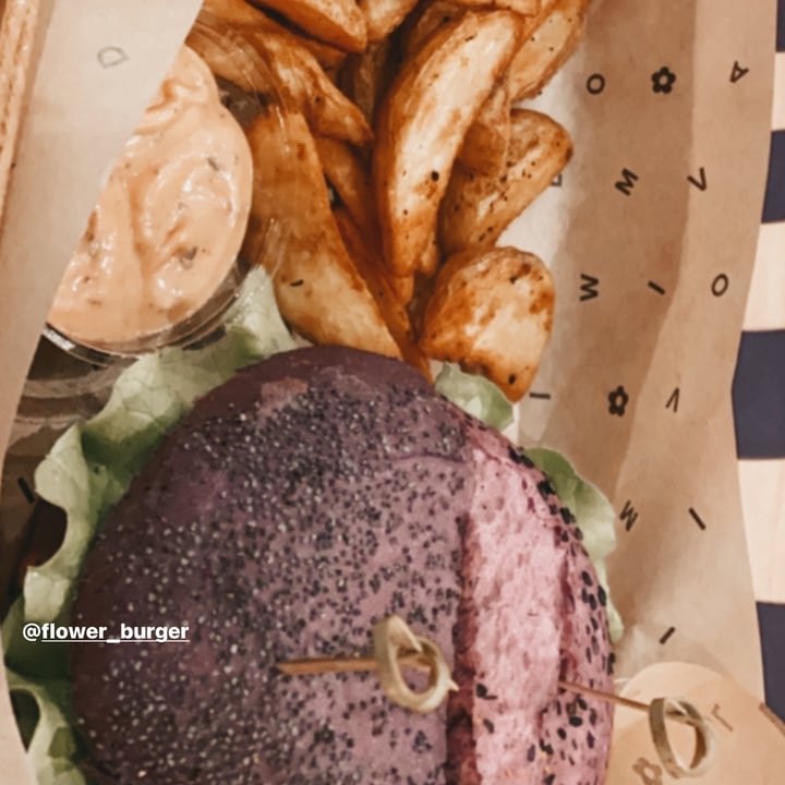 photo of Flower Burger Flower burger shared by @merylin02 on  10 Mar 2022 - review