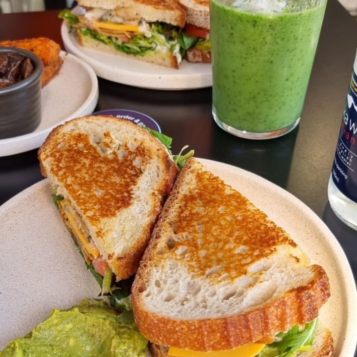 photo of Shift Eatery Join the Club shared by @lazyvegan29 on  05 Sep 2021 - review