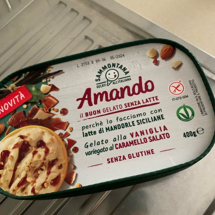 photo of Sammontana amando caramello salato shared by @stefagnam on  14 Jun 2022 - review