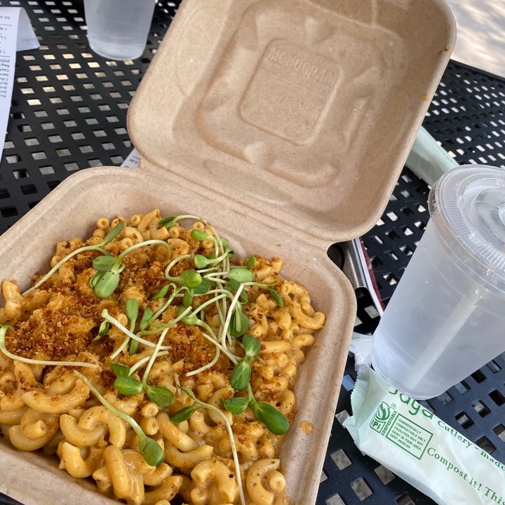 photo of Fox and Fig Cafe Smoked Mac and Cheese shared by @carolineoyler on  03 Nov 2020 - review