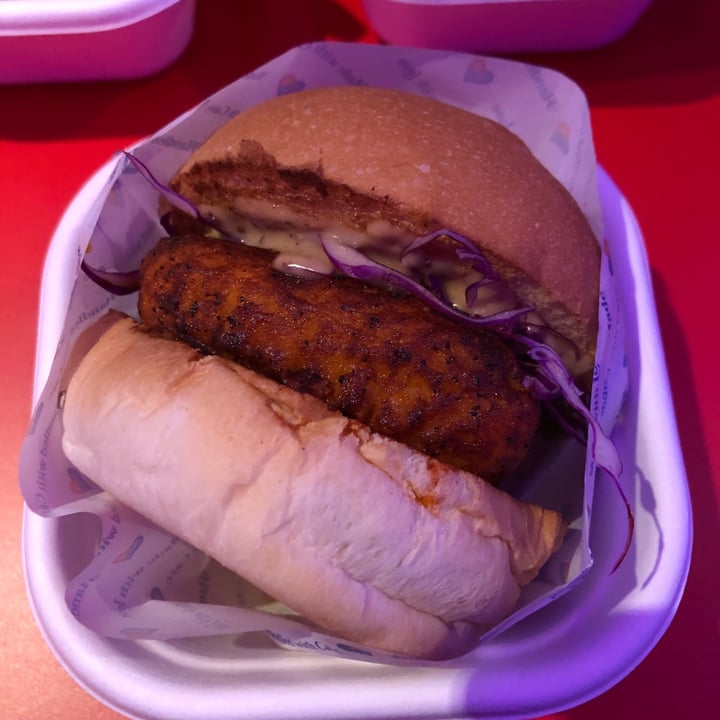 photo of Love Handle  Hot TiNDLE™ Chicken Burger shared by @marclian on  24 Mar 2021 - review
