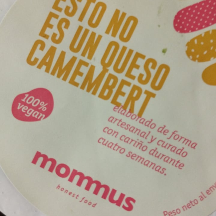 photo of Mommus Foods Esto no es un Queso Camembert shared by @medaae on  17 Apr 2022 - review