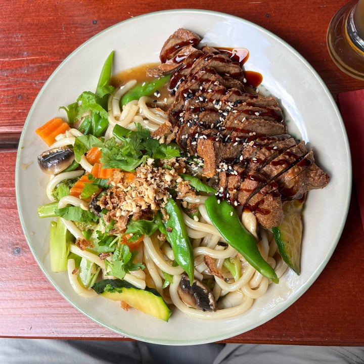 review photo of Vegan Bar Schwerin udon con oca veg croccante shared by @giadaprosdocimo on 20 Aug 2022 - review