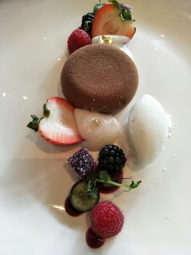 Photo du plat “Coconut chocolate mousse with lemon lime sorbet”