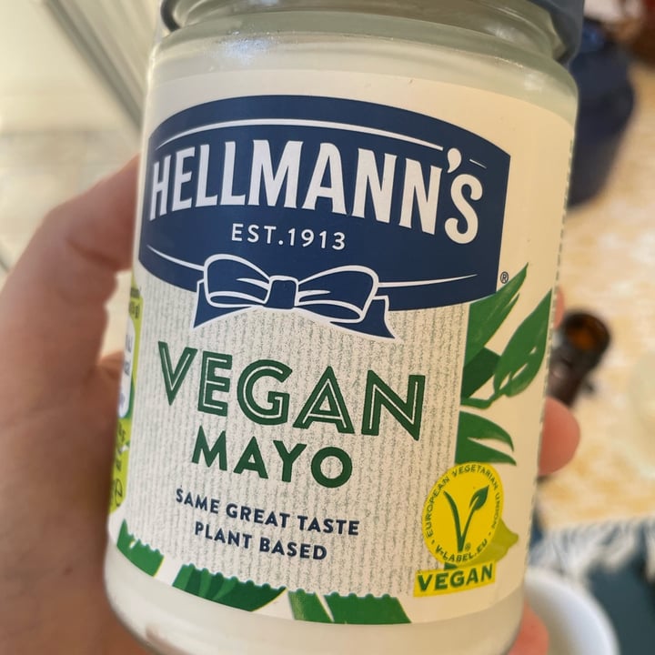 photo of Hellmann’s Hellman’s Vegan Mayonnaise shared by @conigliospaventato on  14 Aug 2022 - review