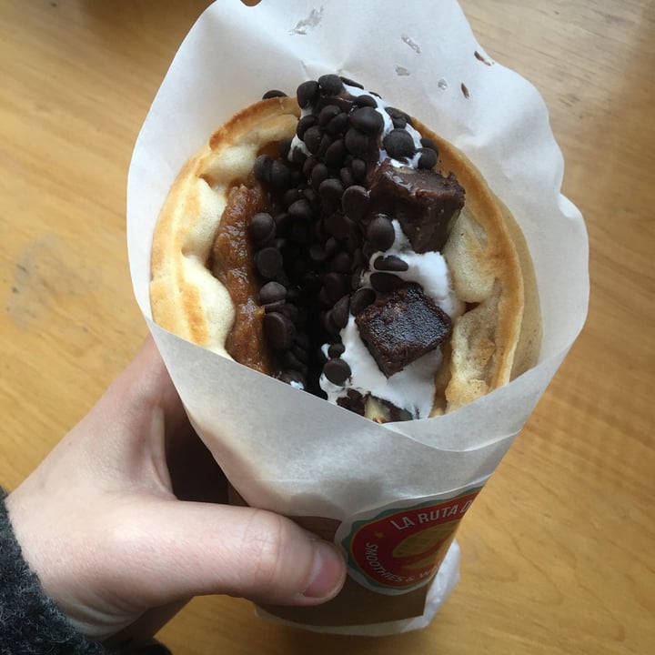 photo of La Ruta Del Waffle Waffle Cheesecake Vegan Brownie shared by @pawbraw on  02 Jul 2020 - review