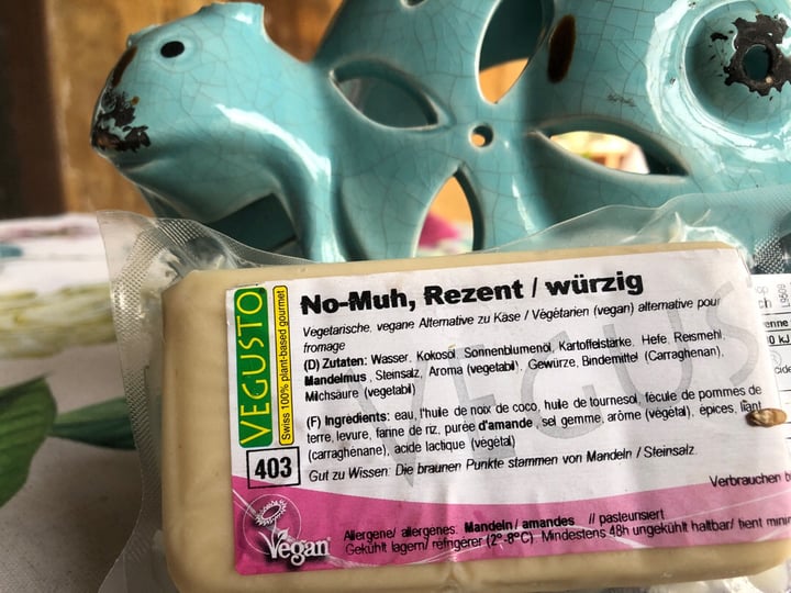 photo of Vegusto No Muh, Rezent, würzig // No Moo, Piquant shared by @anaiturrizar on  08 Oct 2019 - review
