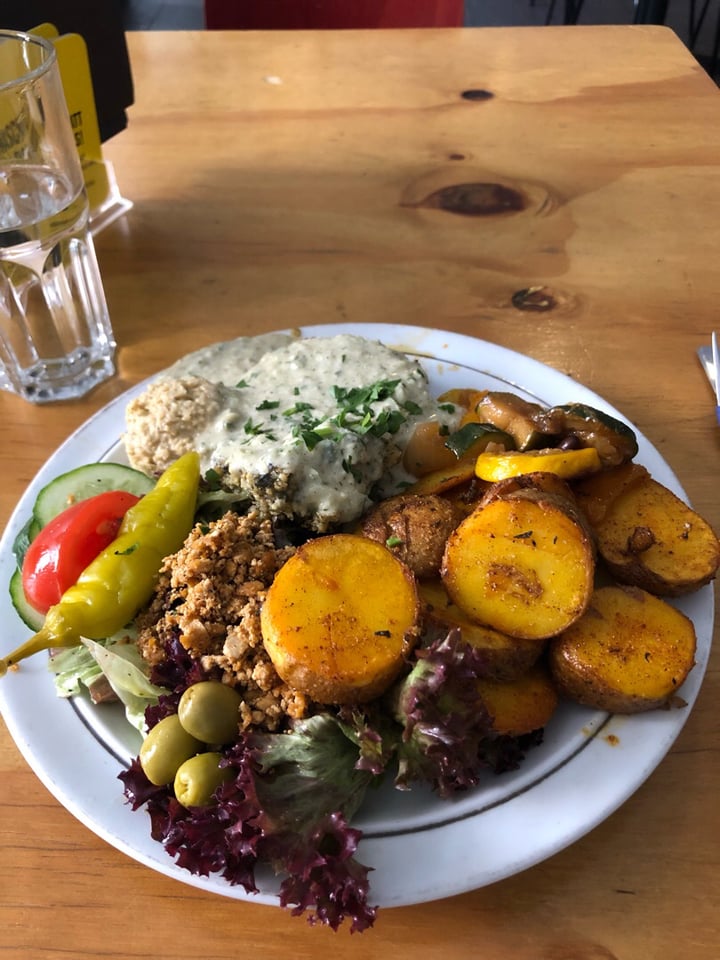 photo of Kombüse - Vegetarische Küche Falafel Teller shared by @jaga94 on  25 May 2019 - review