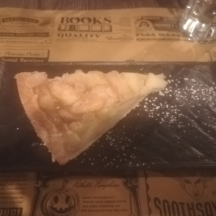 review photo of Binario Magic Pub Vegan Apple Pie shared by @manupip on 22 Jul 2022 - review