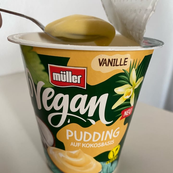 photo of Müller vegan pudding auf kokosbasis vanille shared by @glendaluise on  04 Aug 2022 - review