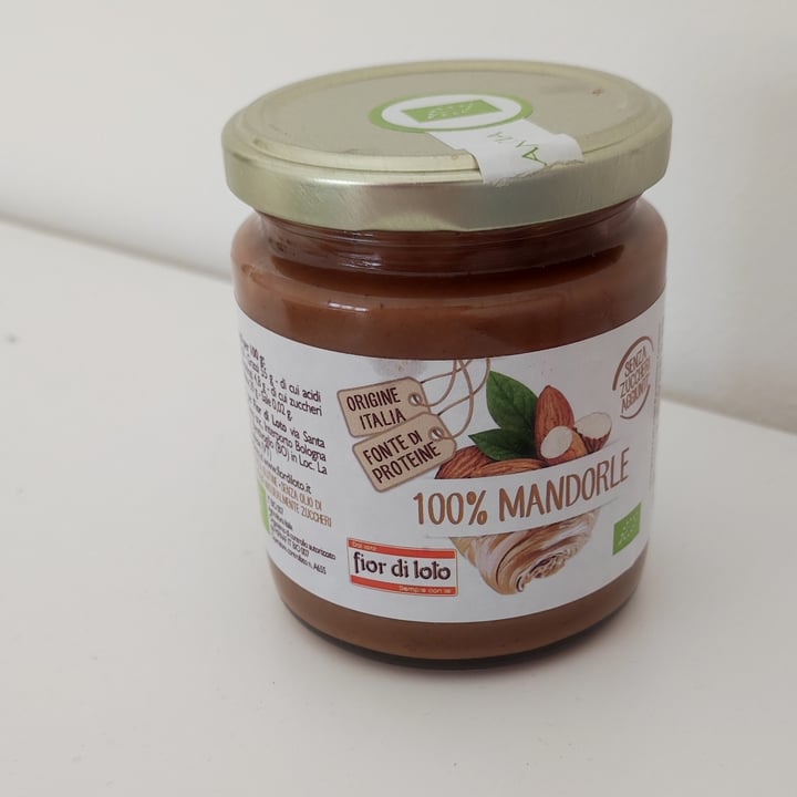 photo of Fior di Loto Crema 100% mandorle shared by @valype on  10 Apr 2022 - review