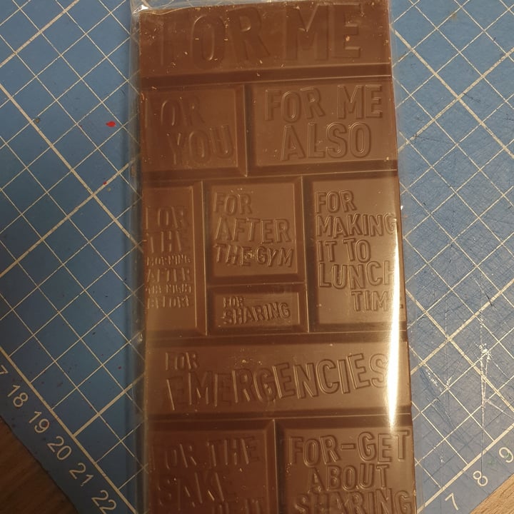 review photo of Well and truly Caramelized Hezelnut Oat M&lk Chocolate shared by @kalex on 16 May 2022 - review