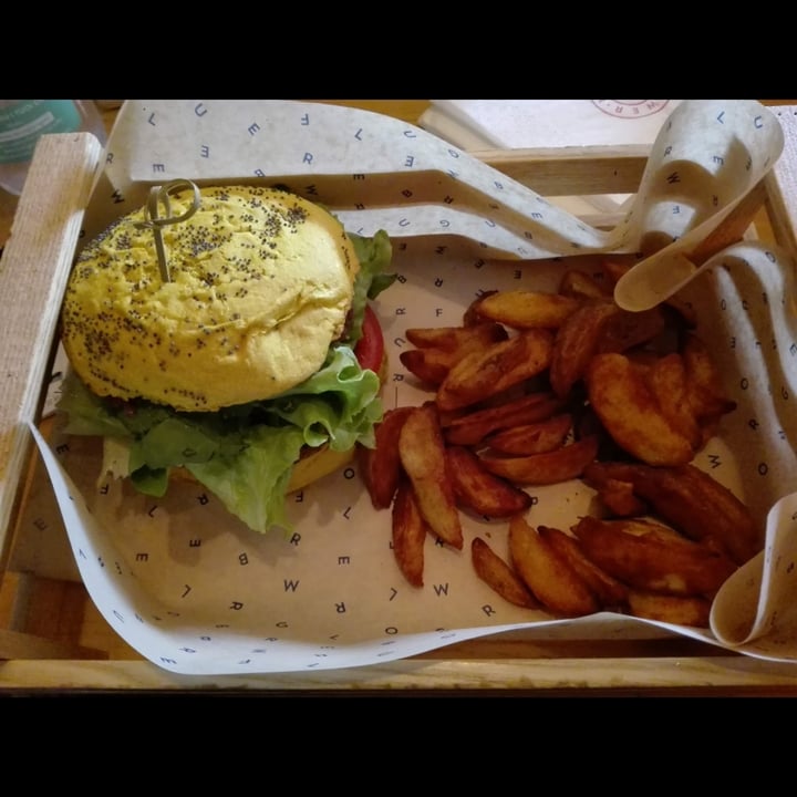 photo of Flower Burger Funky Cecio Vegan Burger shared by @fledfay on  30 Nov 2021 - review