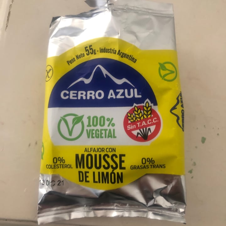 photo of Cerro Azul Alfajor con Mousse de Limón shared by @melodyglik on  23 Aug 2021 - review