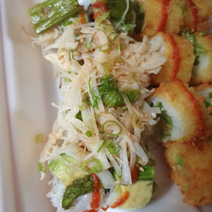 photo of Midtown Sushi Vegan OMFG Roll shared by @anistavrou on  19 Aug 2020 - review
